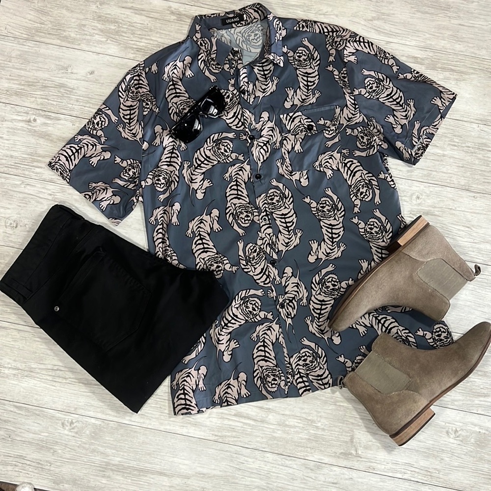 Tiger S/S Button-Up - Picture 2 of 6